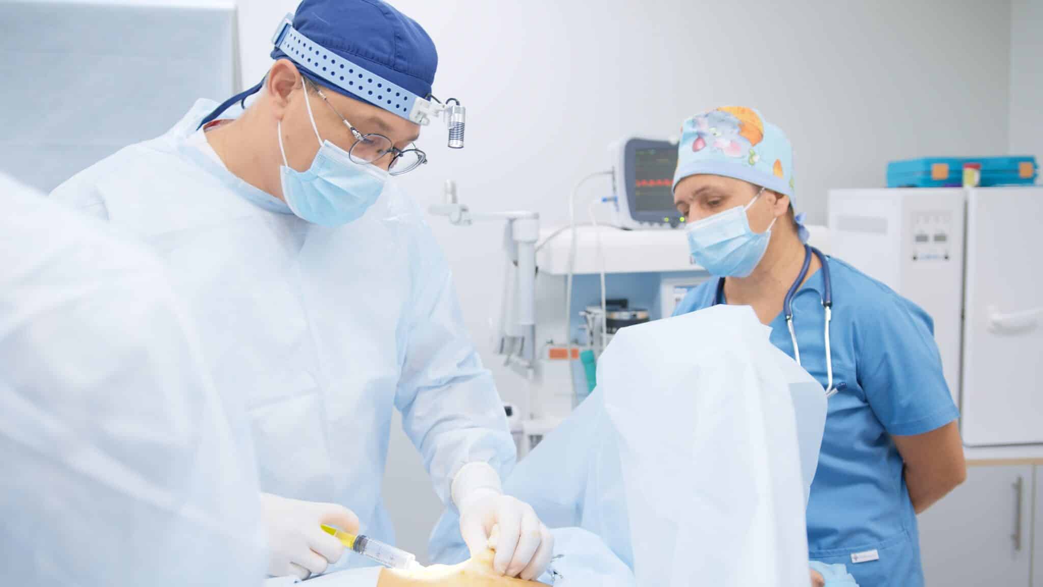 Липосакция Липосакция в ADONIS, Киев