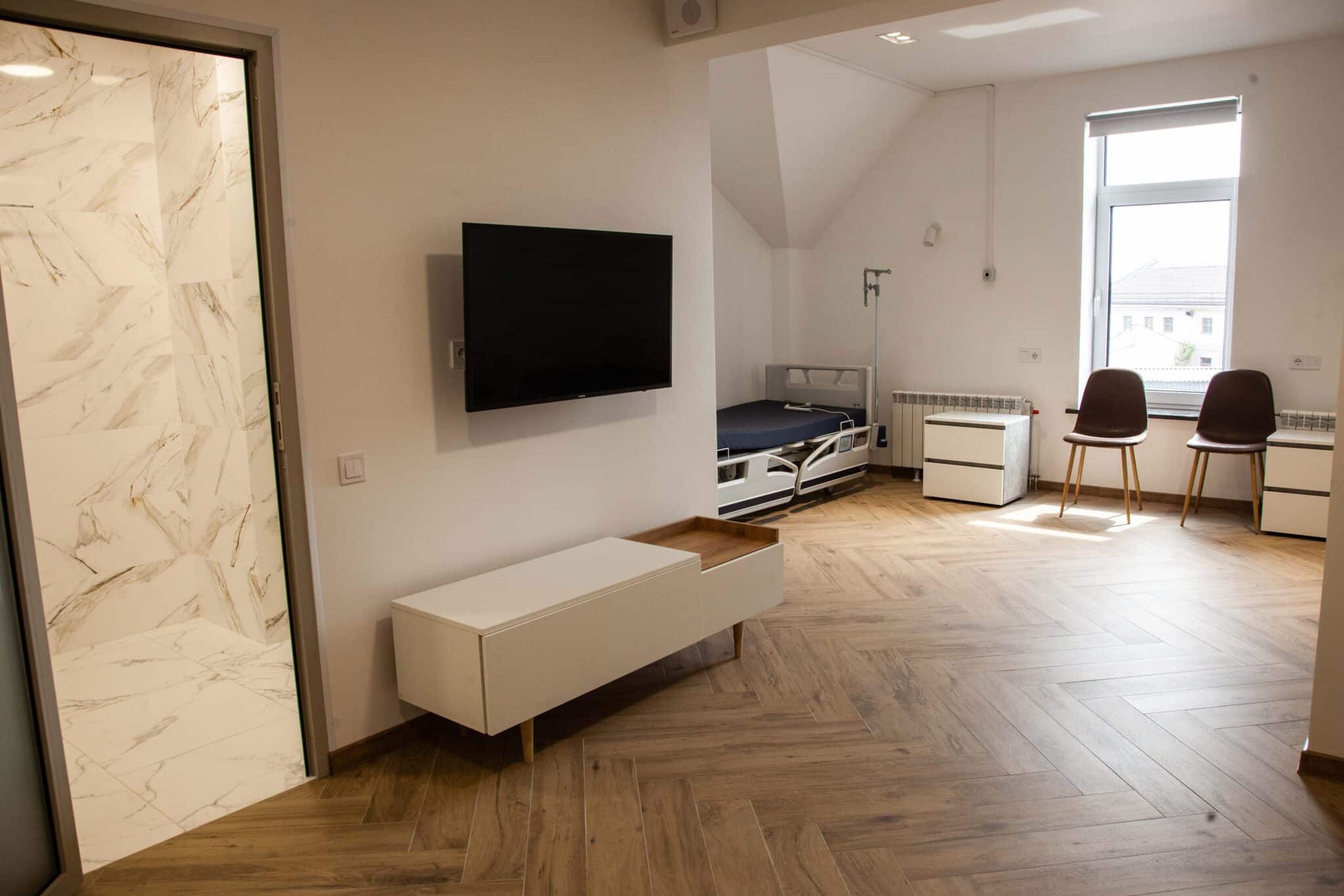 Консультация и услуги уролога Стационарное лечение в ADONIS