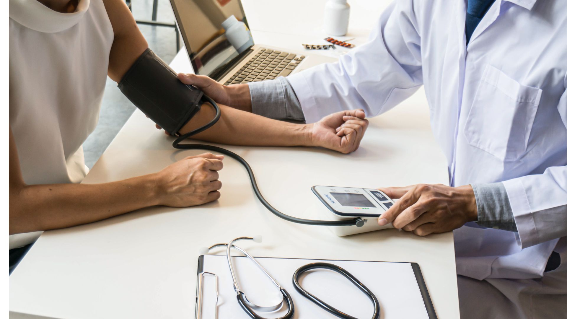 Безкоштовна отоскопія в Києві Бесплатная отоскопия в Киеве в ADONIS