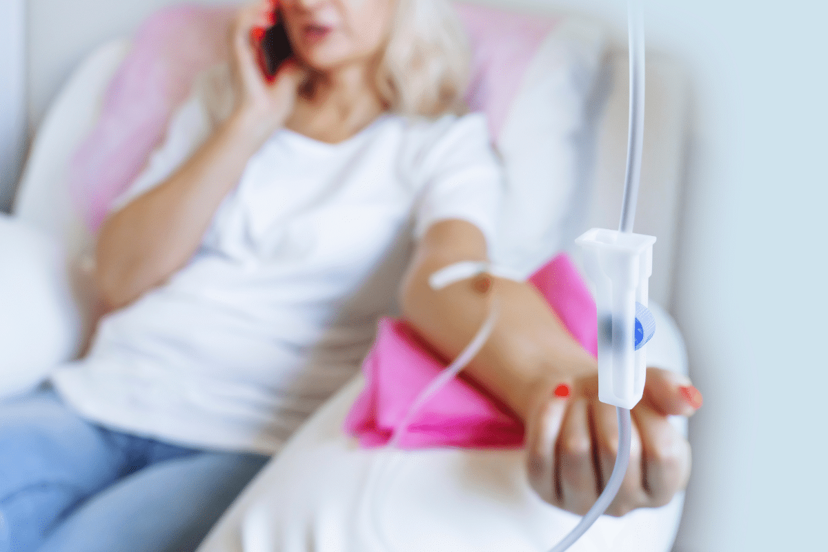 Капельницы с железом: когда они нужны, а когда могут навредить